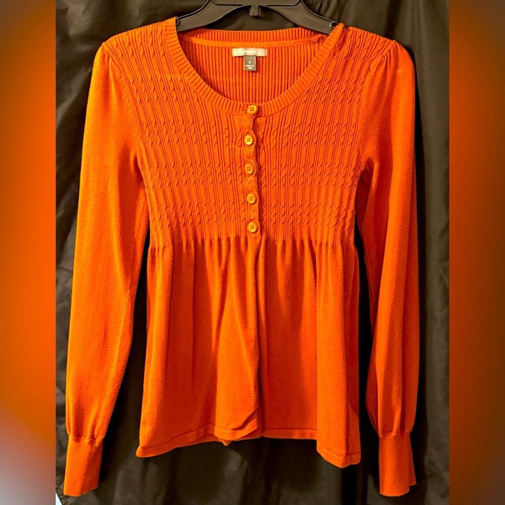 Apt 9 size small women’s autumn ginger spice color sweater.